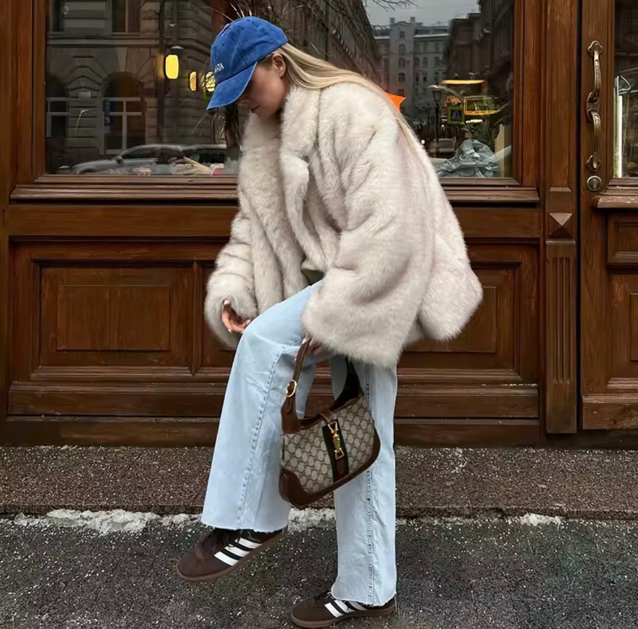 Manteau en fausse fourrure oversize – Look luxe, chic et intemporel